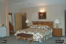 North Conway master bedroom rental with bar fridge